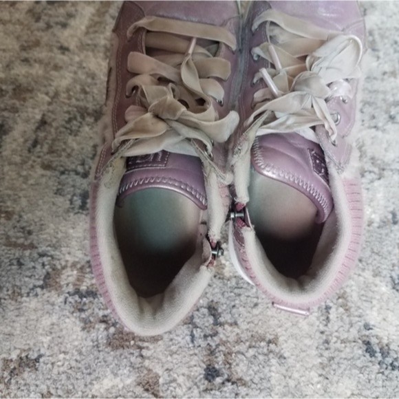 UGG Australia Addie Sneakers - Picture 10 of 11